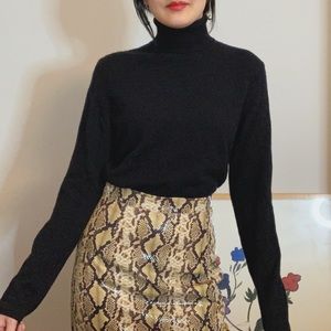 Black 100% Cashmere Turtleneck Sweater
